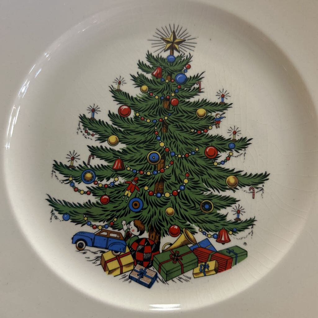 Vintage Cuthbertson Salad Plates, Made in England. Holiday tree with a start topper, gifts, green trim. set 2