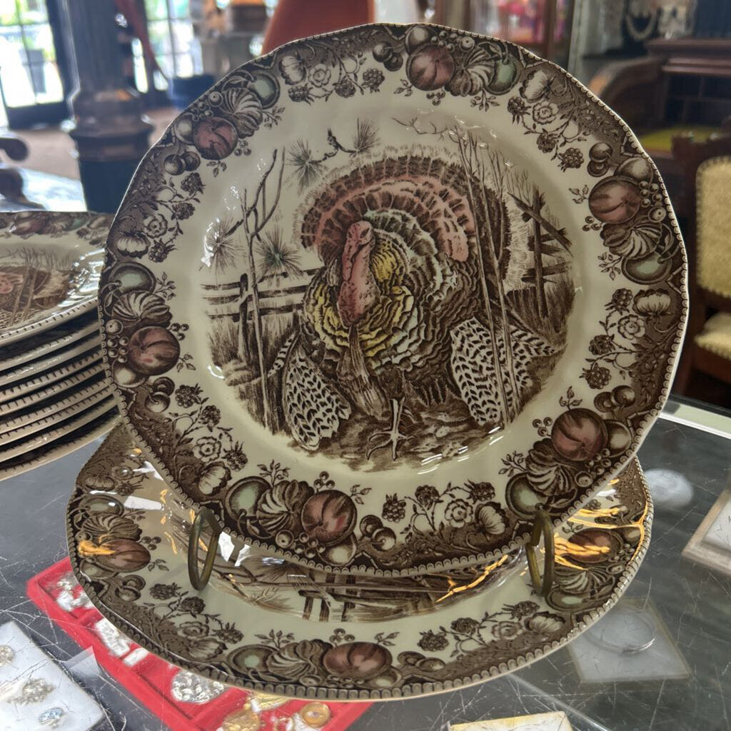The Johnson Brothers "His Majesty" turkey pattern, Dinner Plates 1955-1983. Made in England, set 11.