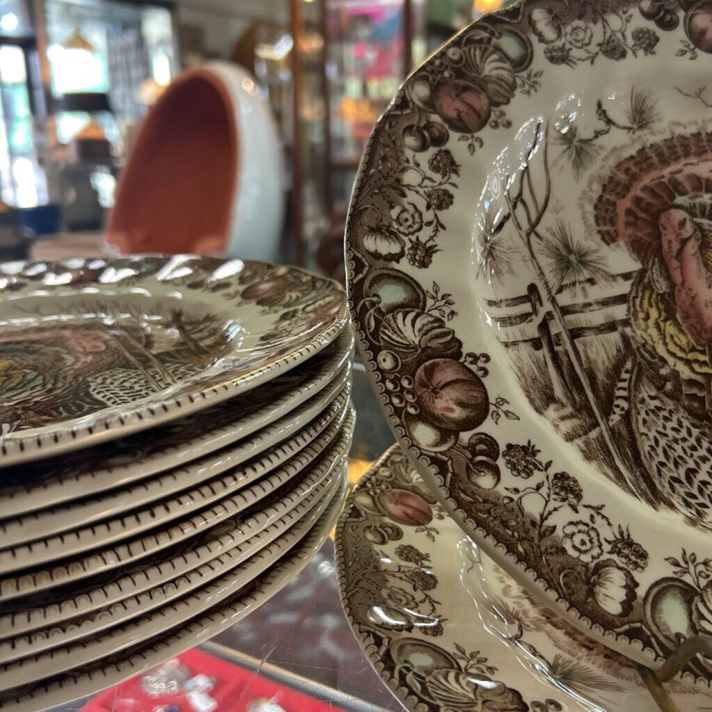 The Johnson Brothers "His Majesty" turkey pattern, Dinner Plates 1955-1983. Made in England, set 11.