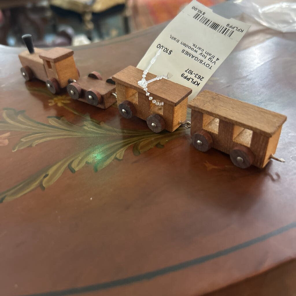 Vtg toy wooden train, 4 train carts.