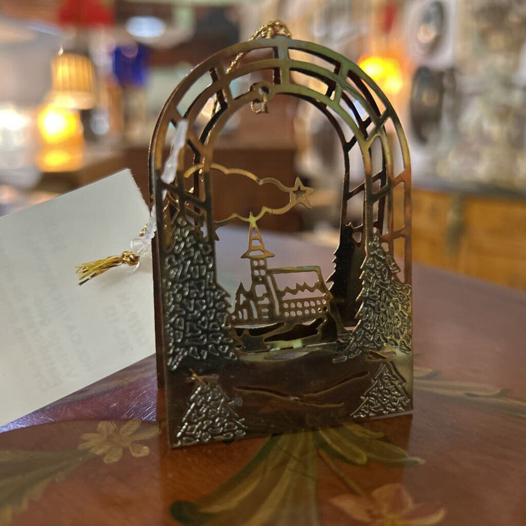 Vintage gold-plated/brass 3d arched Christmas ornament.