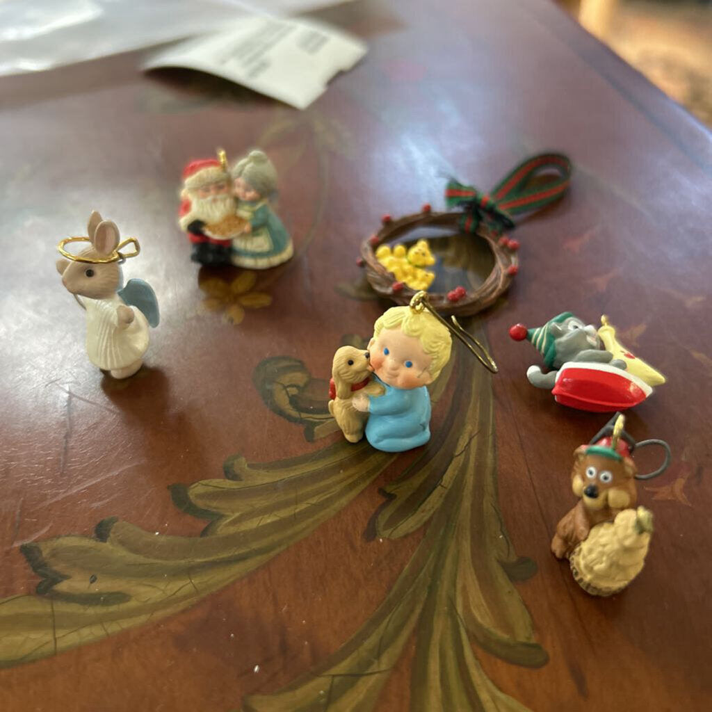 Hallmark, Christmas Ornament. Miniature set 5.