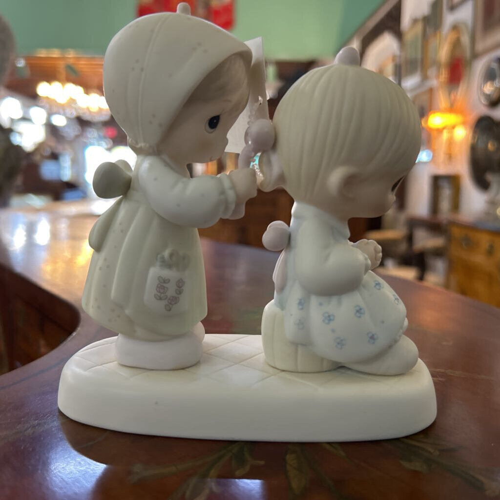 Enesco Precious Moments Collection- To A Very Special Sister.