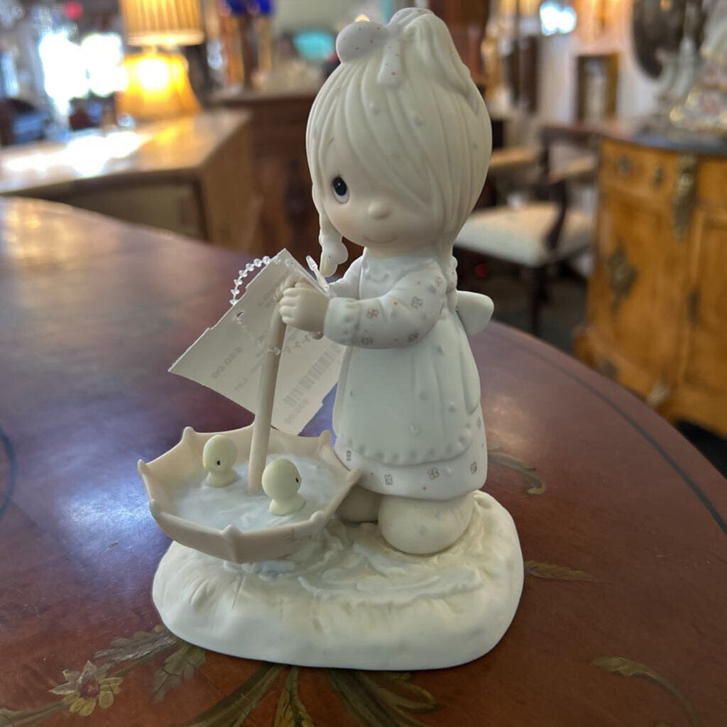 Enesco Precious Moments Collection- Let Love Reign. .