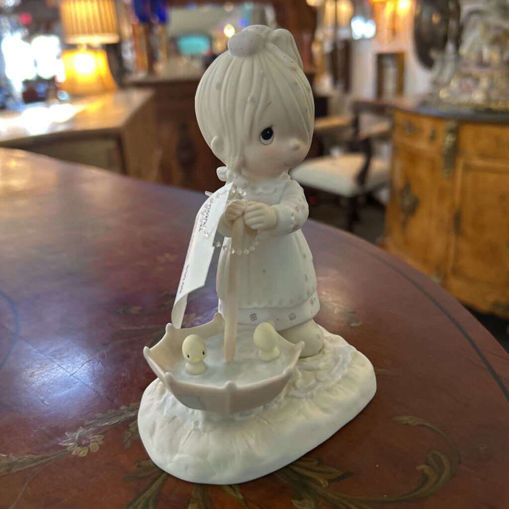 Enesco Precious Moments Collection- Let Love Reign. .