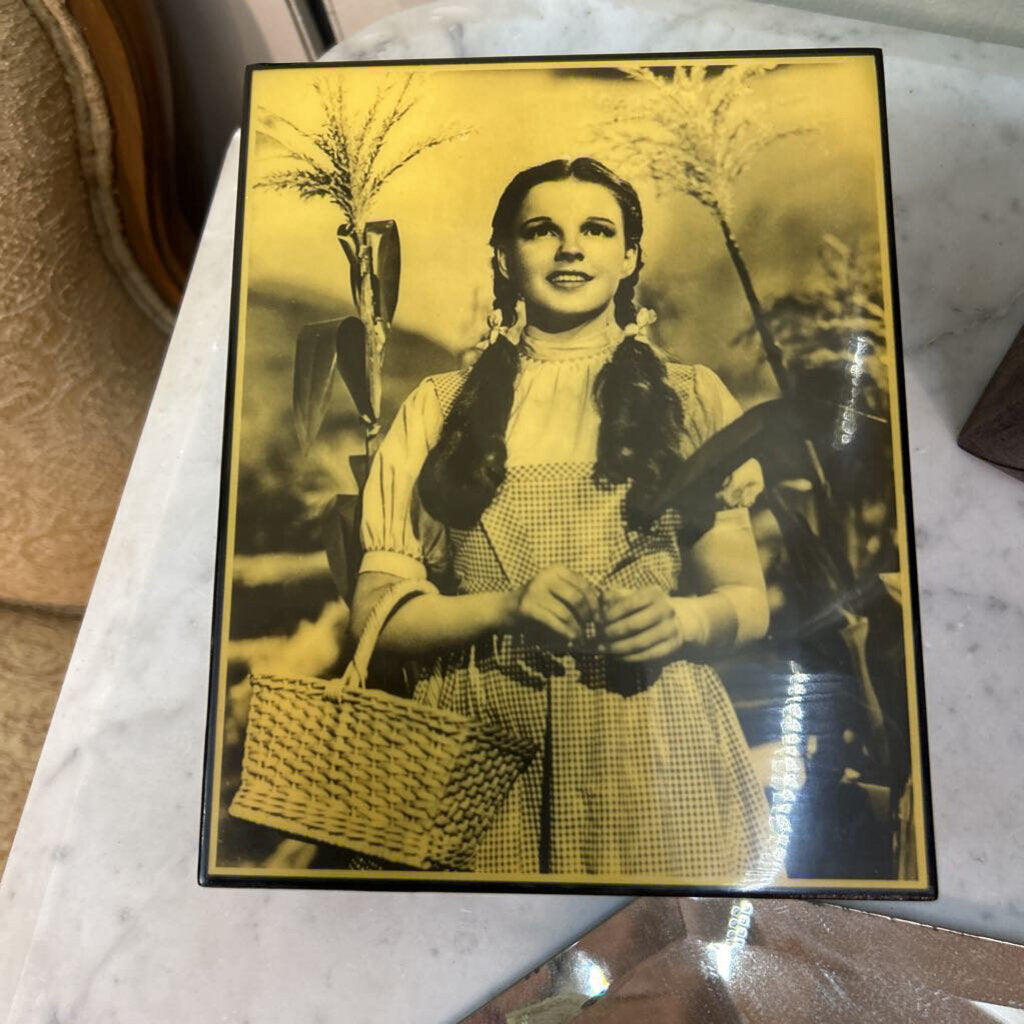 Vintage 1987 "The Wizard of Oz" Musical Jewelry Box "Dorothy" Model P3830.
