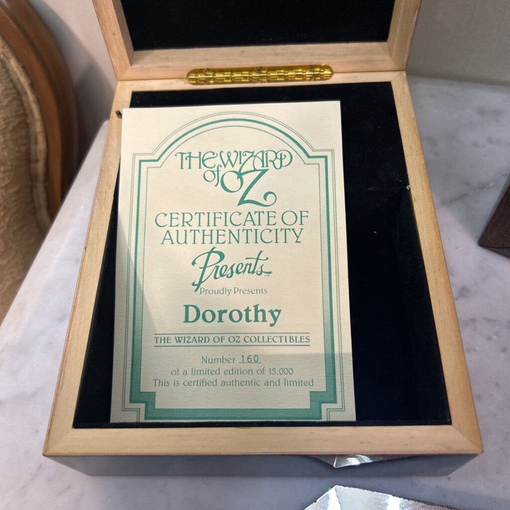 Vintage 1987 "The Wizard of Oz" Musical Jewelry Box "Dorothy" Model P3830.