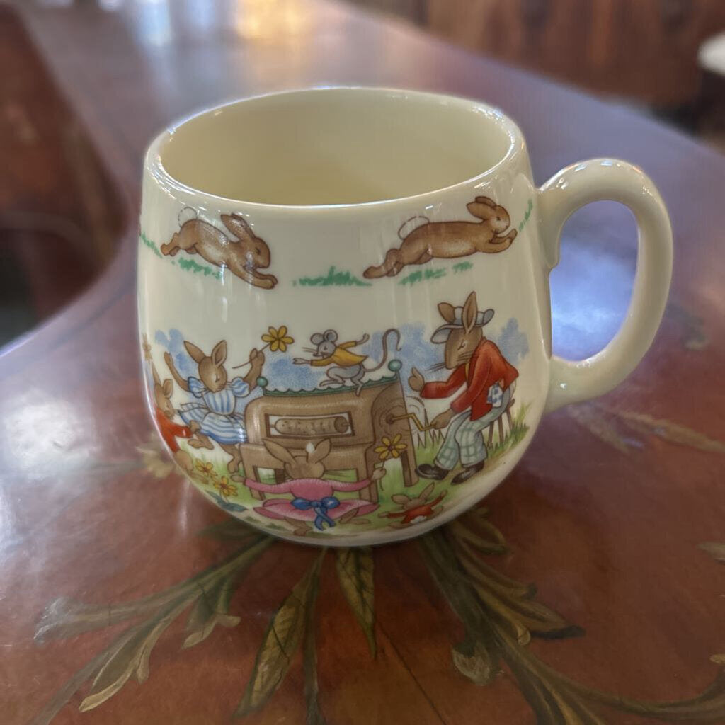 Royal Doulton Bunnykins collection mug 1-Handled. "Skipping jump rope"
