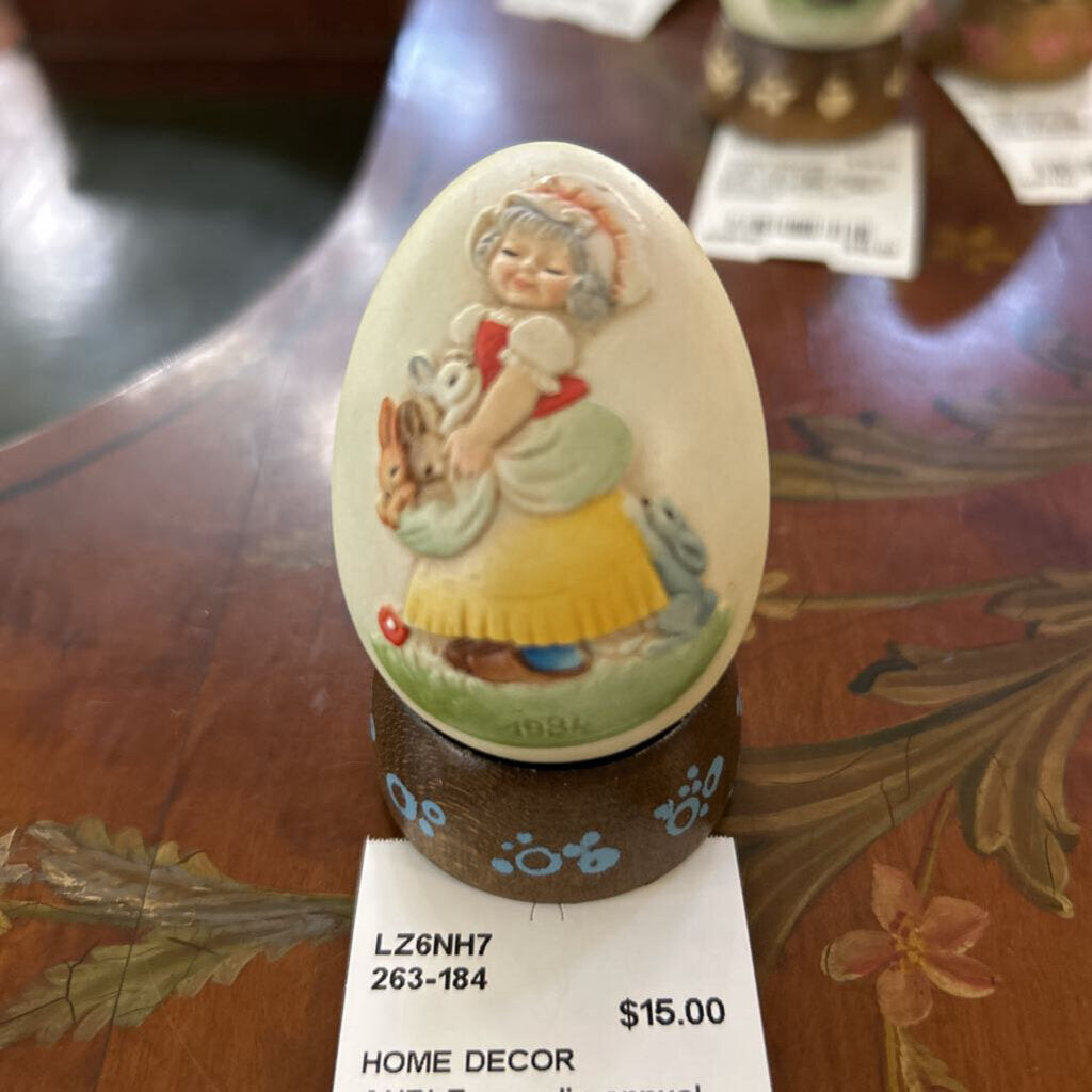 ANRI Ferrandiz annual collection egg, Made in Italy, H.Painted- 1981 Girl with Rabbits.