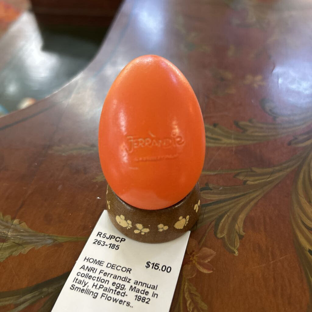 ANRI Ferrandiz annual collection egg, Made in Italy, H.Painted- 1982 Smelling Flowers..