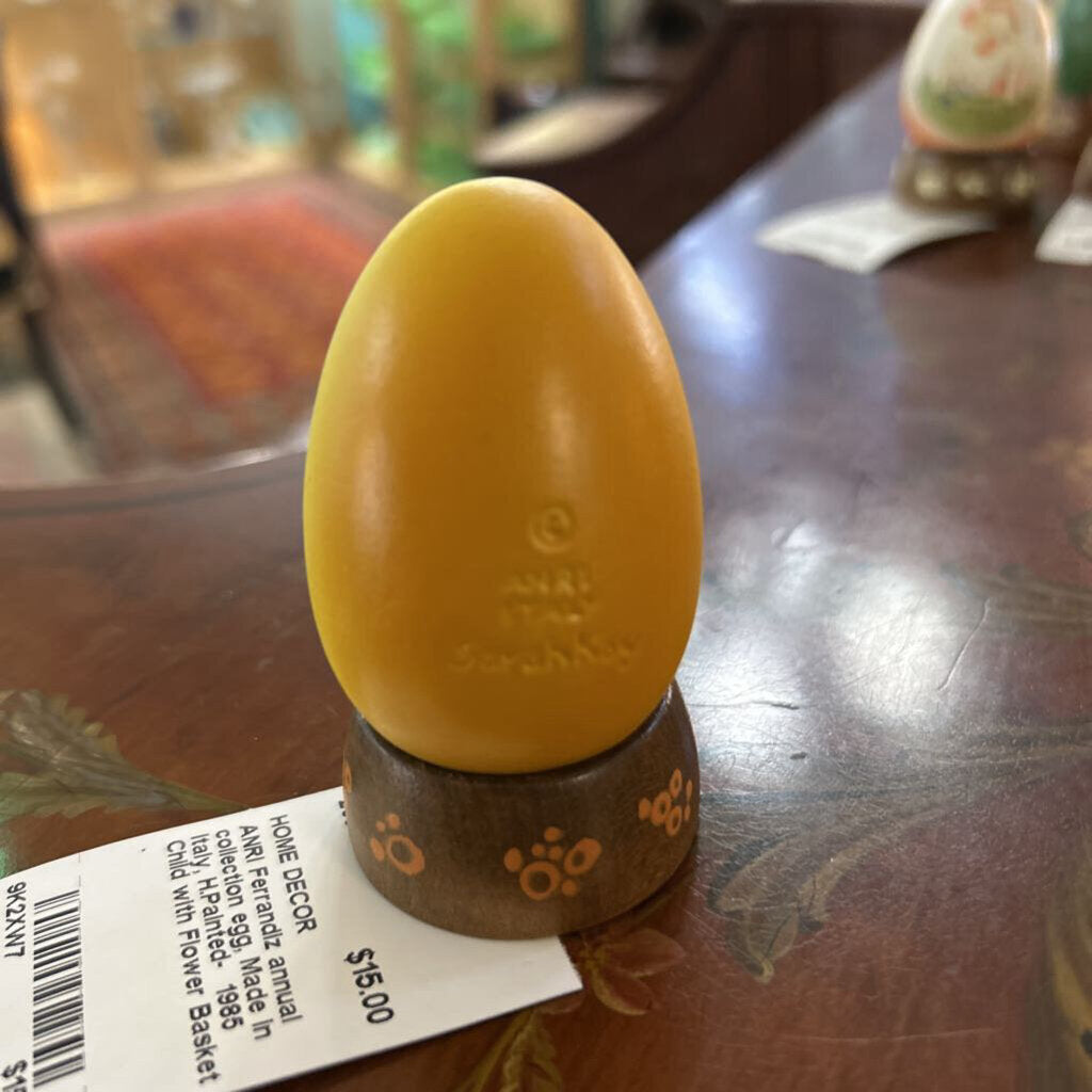 ANRI Ferrandiz annual collection egg, Made in Italy, H.Painted- 1985 Child with Flower Basket .