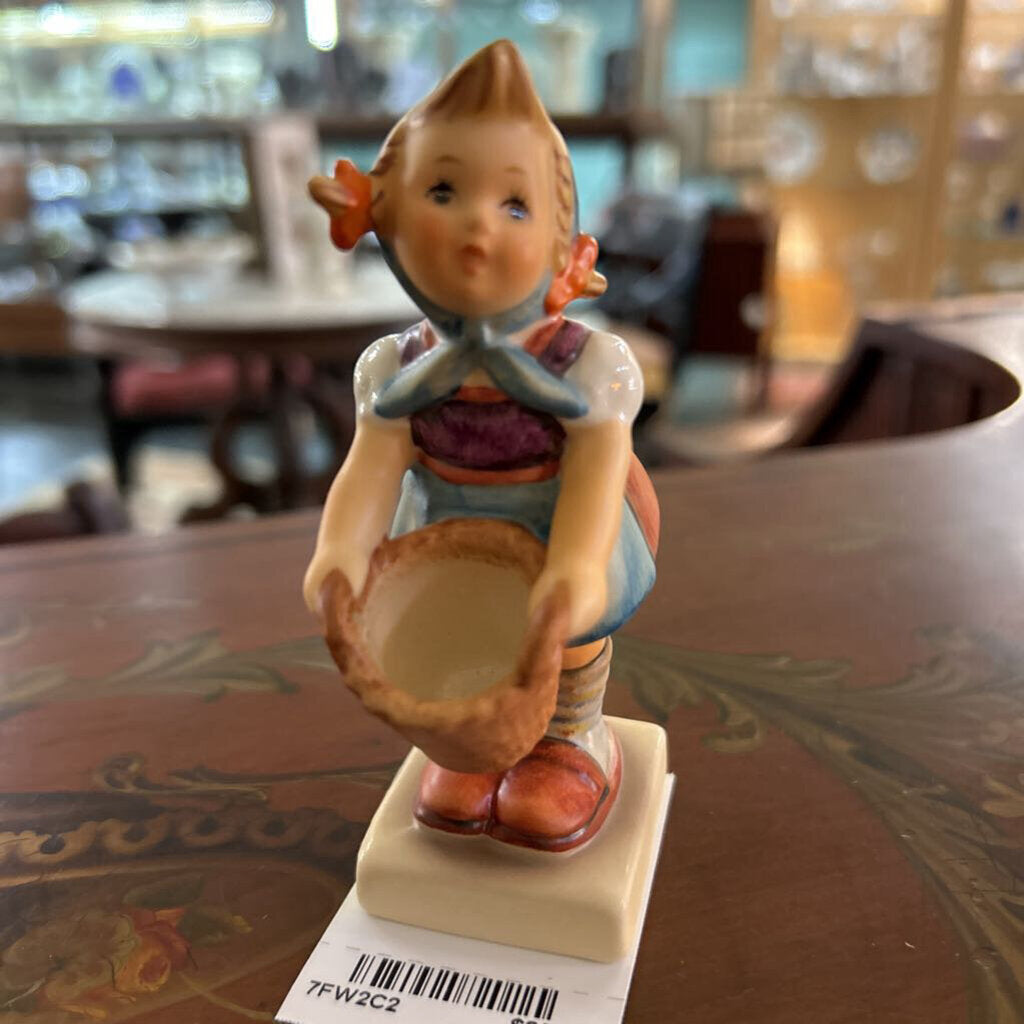Goebel Hummel Figurine- "Little Helper"
