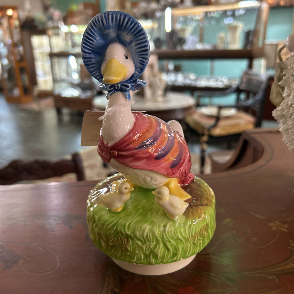 Vintage 1977 Schmid Beatrix Potter "Jemima Puddle-Duck " Rotating music box.