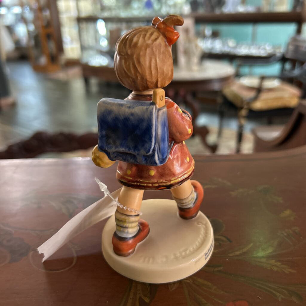 Goebel M.J.Hummel "The Kindergartner" Tmk-6 #467