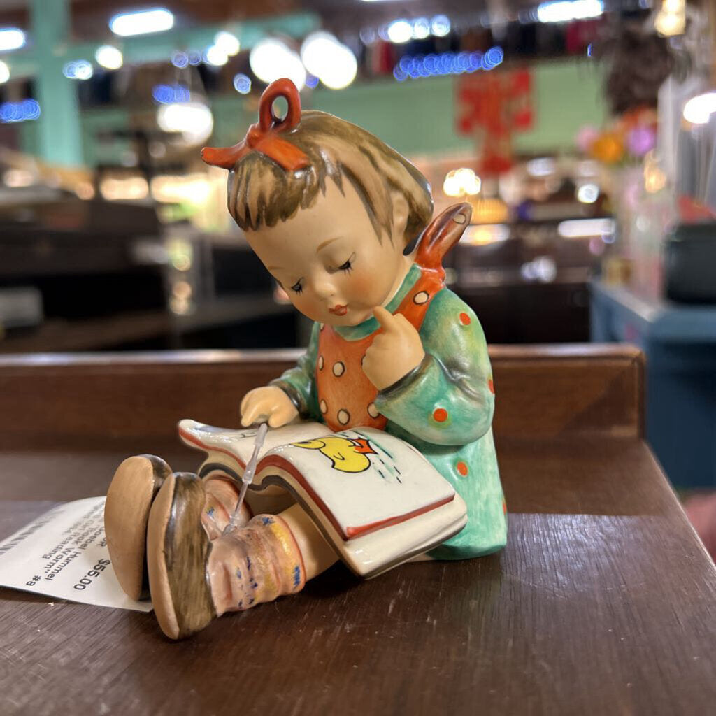 Vintage Goebel Hummel Figurine "Book Worm" #8 TMK-6 Girl Reading Signed 1984.