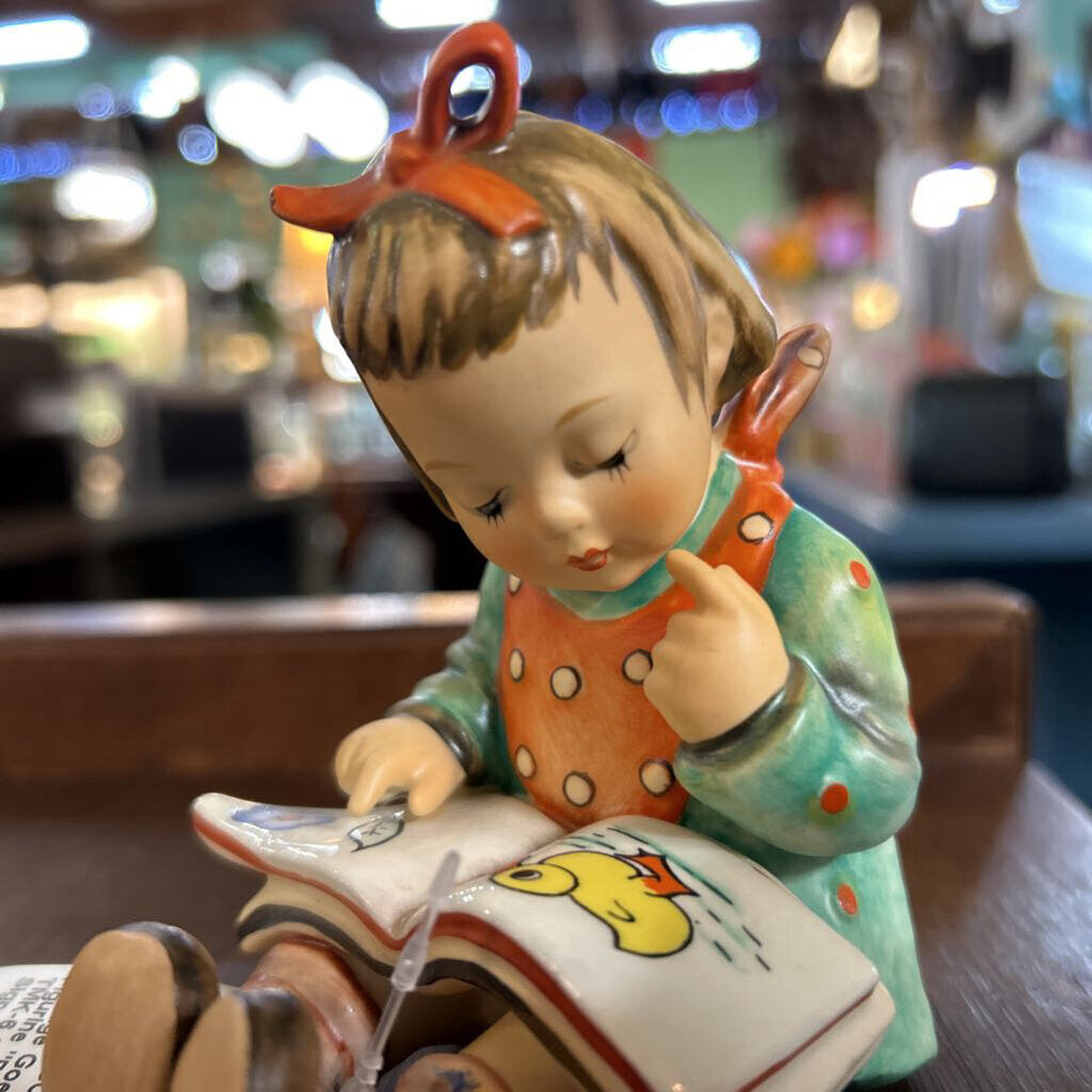 Vintage Goebel Hummel Figurine "Book Worm" #8 TMK-6 Girl Reading Signed 1984.
