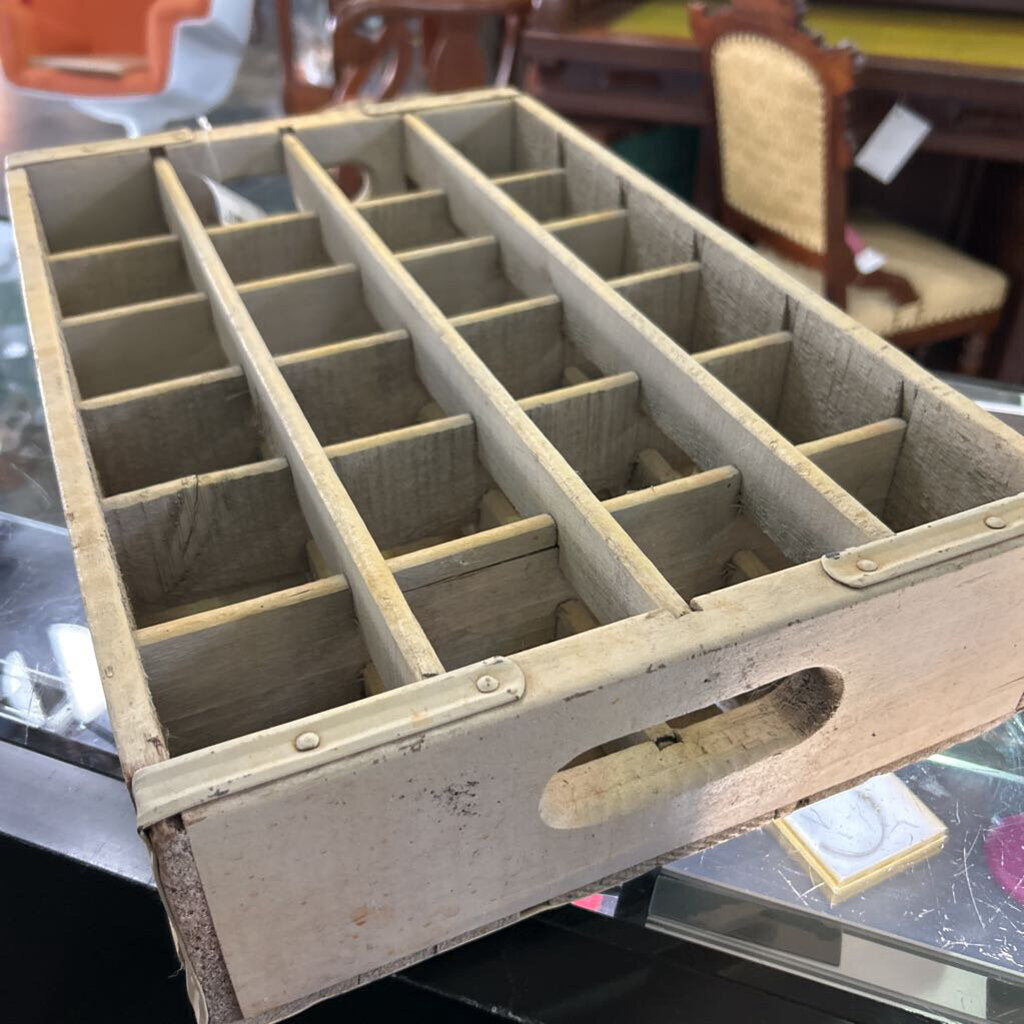 Vintage 24-Bottle Soda Crate Tray.