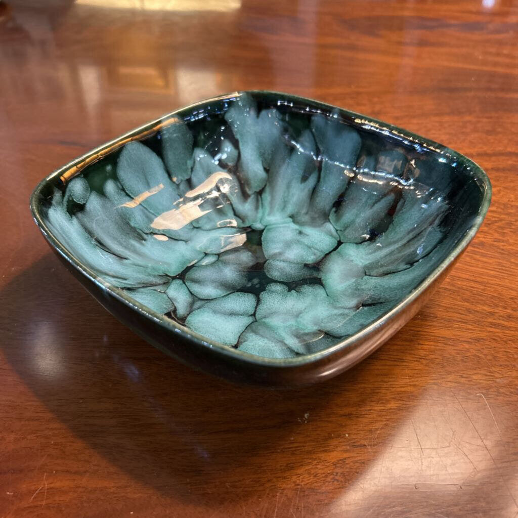Dryden Pottery "Ozark Frontier" Square Ovenware Bowl.