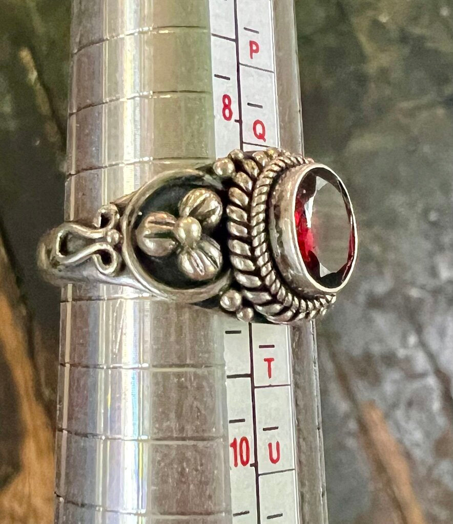 Balinese sterling Garnet ring sz. 8.75