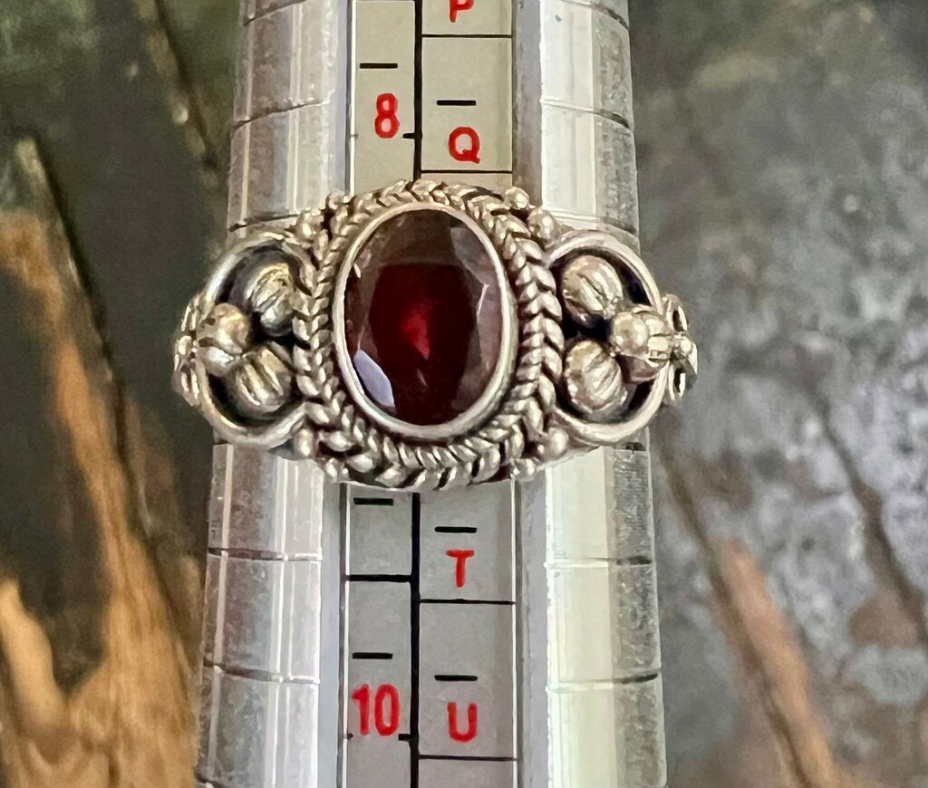 Balinese sterling Garnet ring sz. 8.75