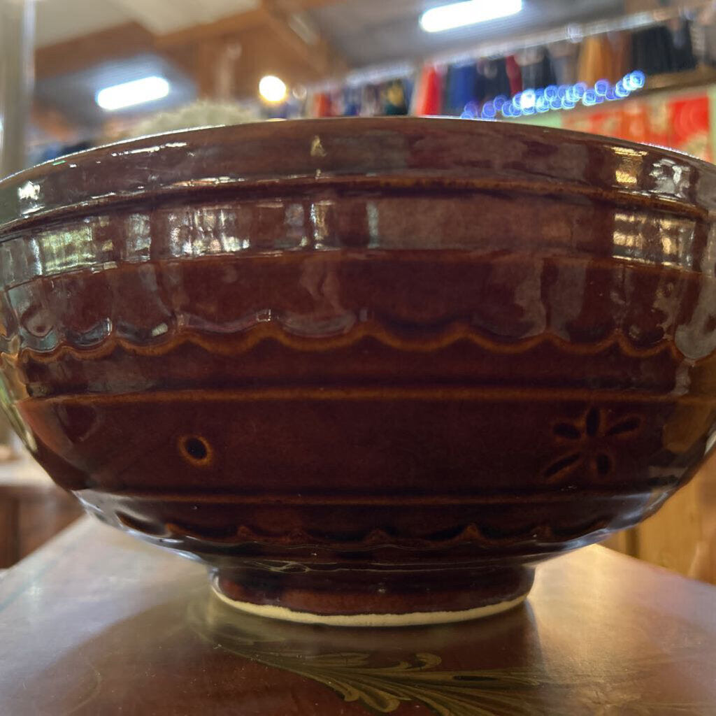 Vintage Marcrest Daisy and Dot Stoneware Mixing Bowl 9'' Colorado Brown Mid Century. Ovenproof, Made in USA.