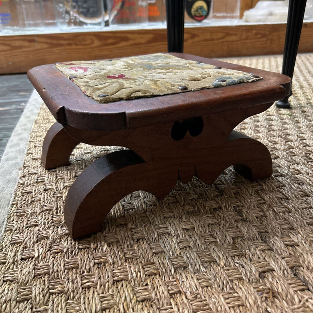 Antique Victorian Wooden Footstool Ornate Carved Scroll Legs Floral Tapestry/Needlepoint. c.1800-1899. *as is*