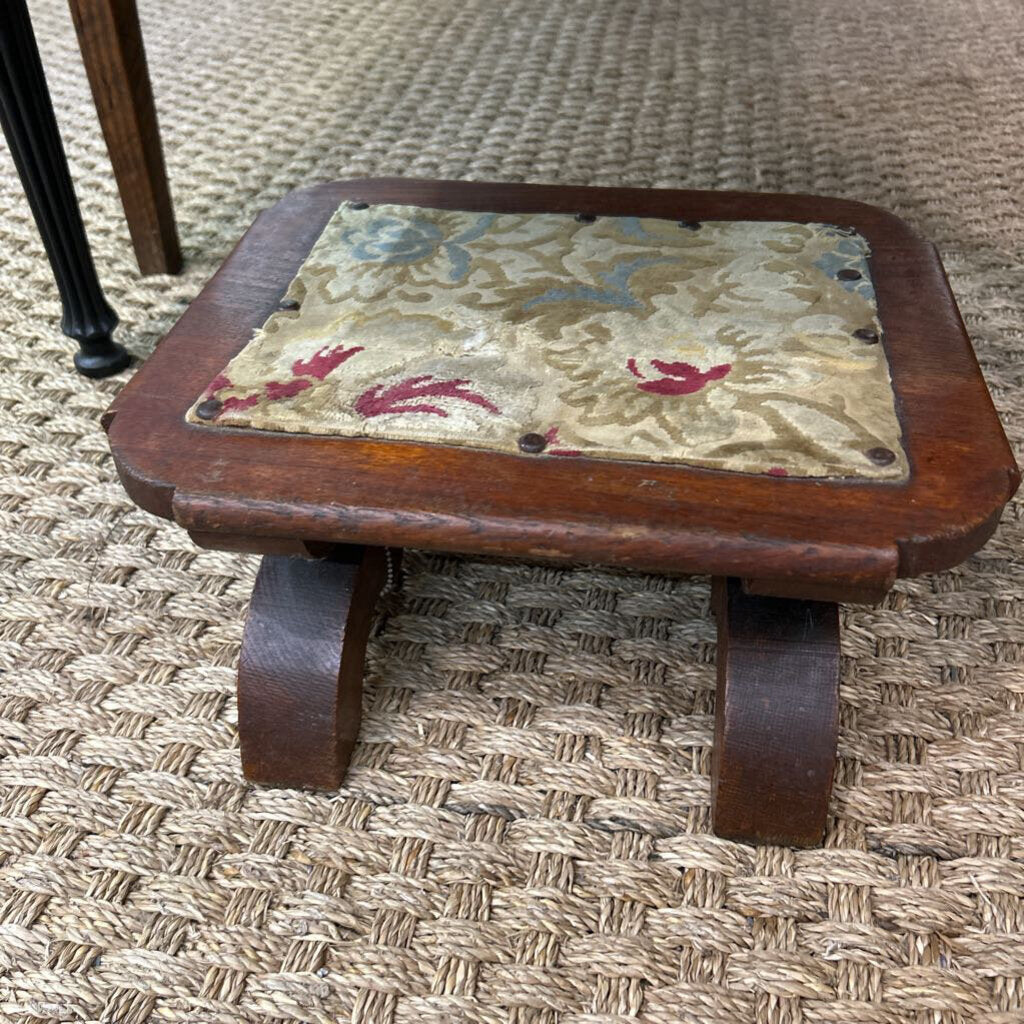 Antique Victorian Wooden Footstool Ornate Carved Scroll Legs Floral Tapestry/Needlepoint. c.1800-1899. *as is*